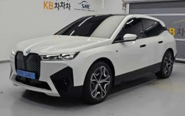 스타렉스벤 중고차 iX M60 매물 사진 1 - 2023/11 38,579km