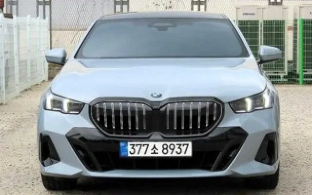 스타렉스벤 중고차 5시리즈 (G60) 530i xDrive 매물 사진 20 - 2025/04 16,766km