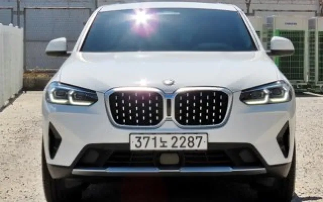 스타렉스벤 중고차 X4 (G02) xDrive 20i xLine 매물 사진 18 - 2025/10 9,280km
