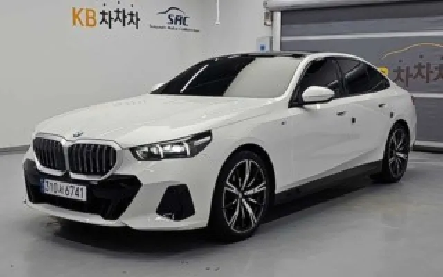 스타렉스벤 중고차 5시리즈 (G60) 530i xDrive 매물 사진 17 - 2025/06 37,714km