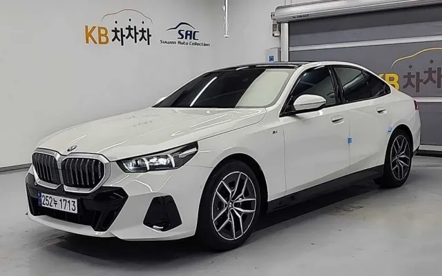 스타렉스벤 중고차 5시리즈 (G60) 520i 매물 사진 6 - 2025/06 13,804km