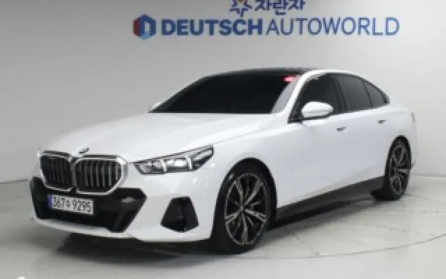스타렉스벤 중고차 5시리즈 (G60) 530i xDrive 매물 사진 6 - 2025/11 5,103km