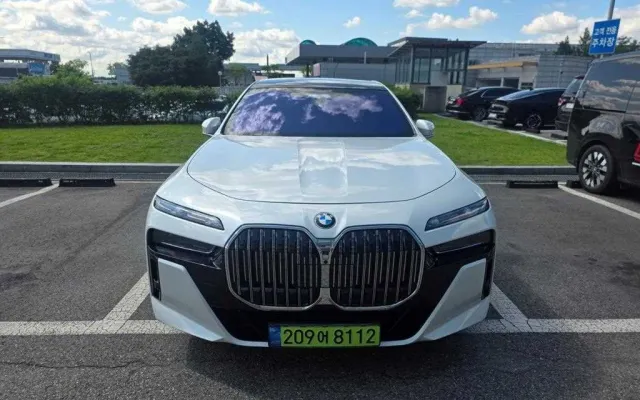 스타렉스벤 중고차 7시리즈 (G70) 740d xDrive M 스포츠 매물 사진 12 - 2024/03 13,608km